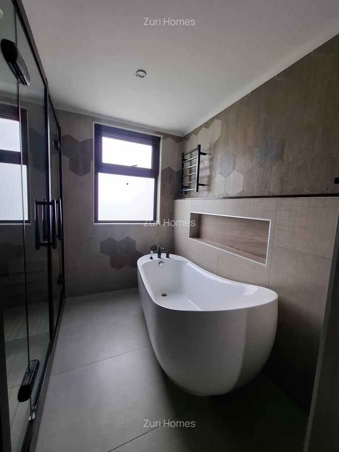 4 Bed Townhouse with En Suite in Lavington - 9