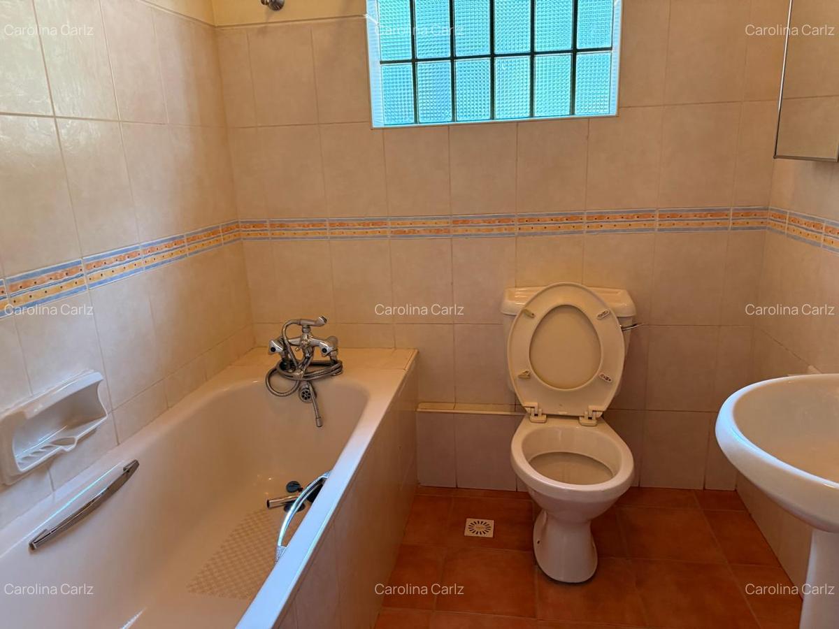 5 Bed House with En Suite in Nyari - 20