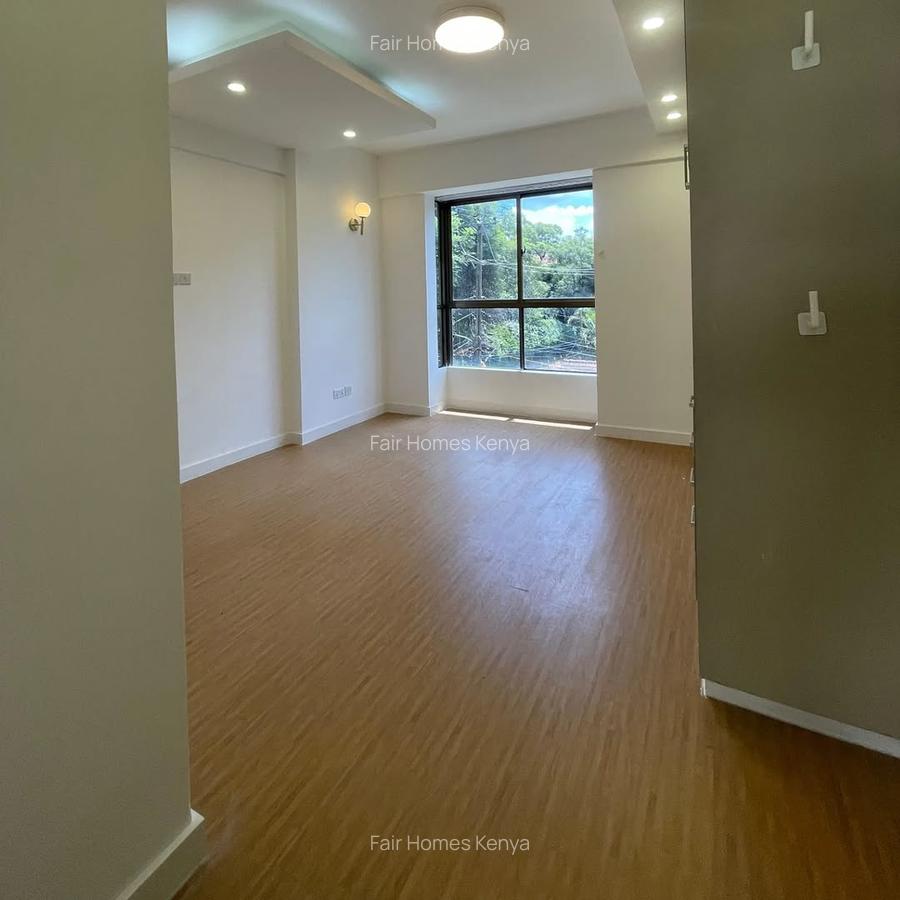 3 Bed Apartment with En Suite at Hatheru Road - 11