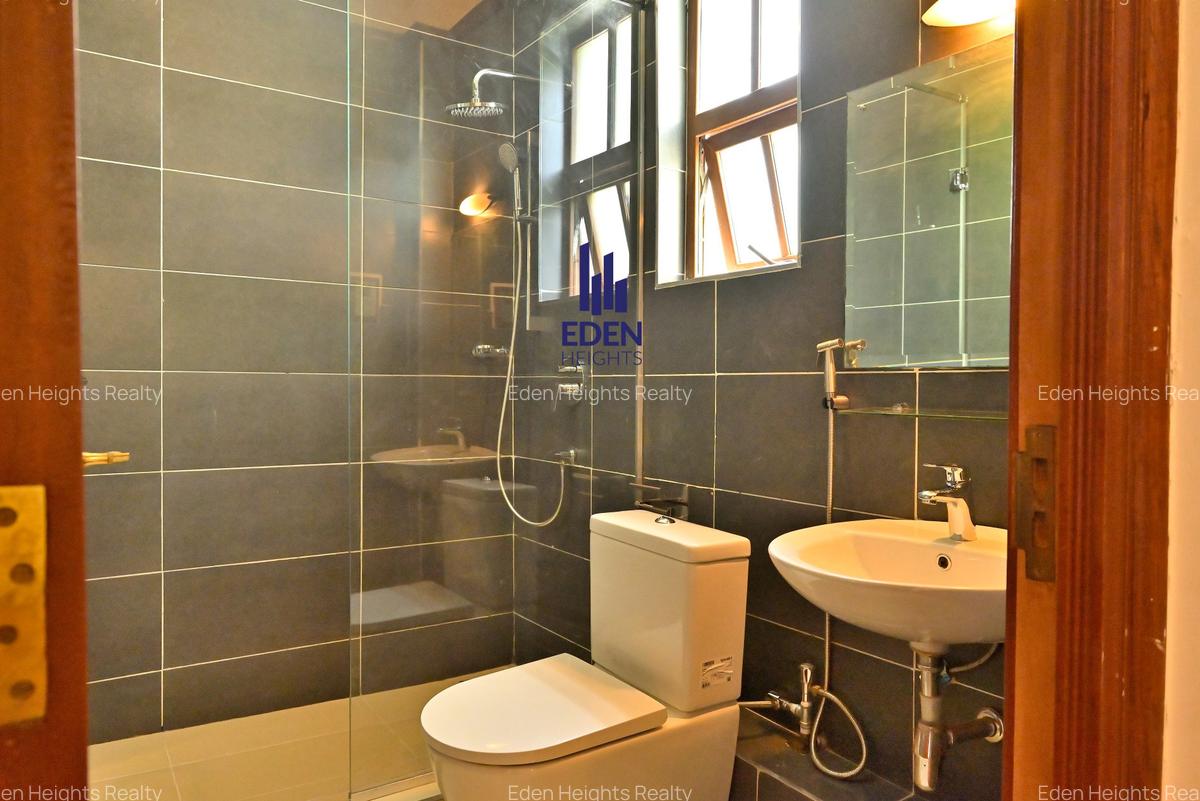 4 Bed Townhouse with En Suite in Lavington - 13