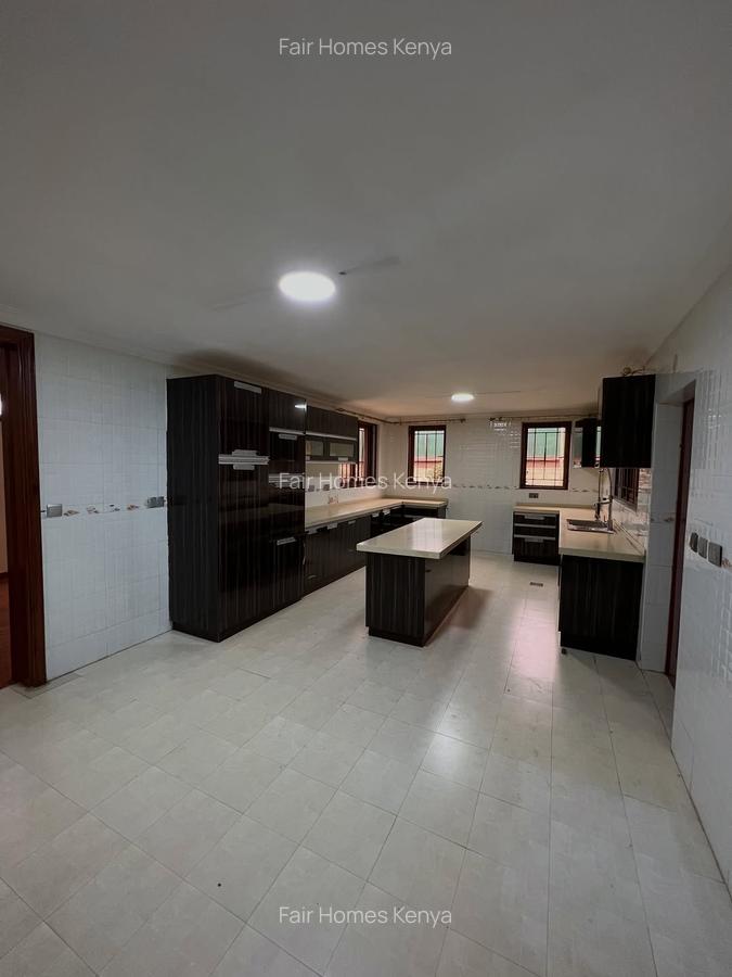 5 Bed Townhouse with En Suite at Chalbi Drive - 3