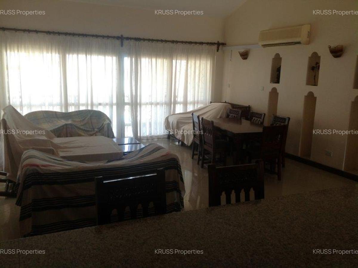 3 Bed Apartment with En Suite at As550 - 10