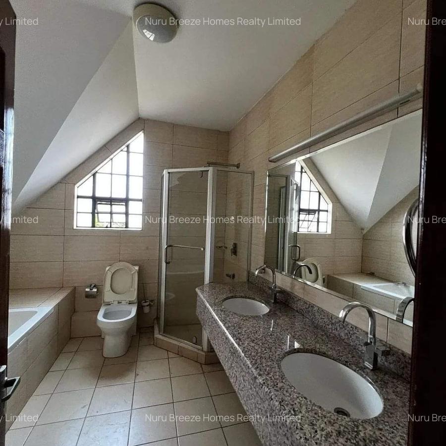 4 Bed Townhouse with En Suite in Lavington - 20