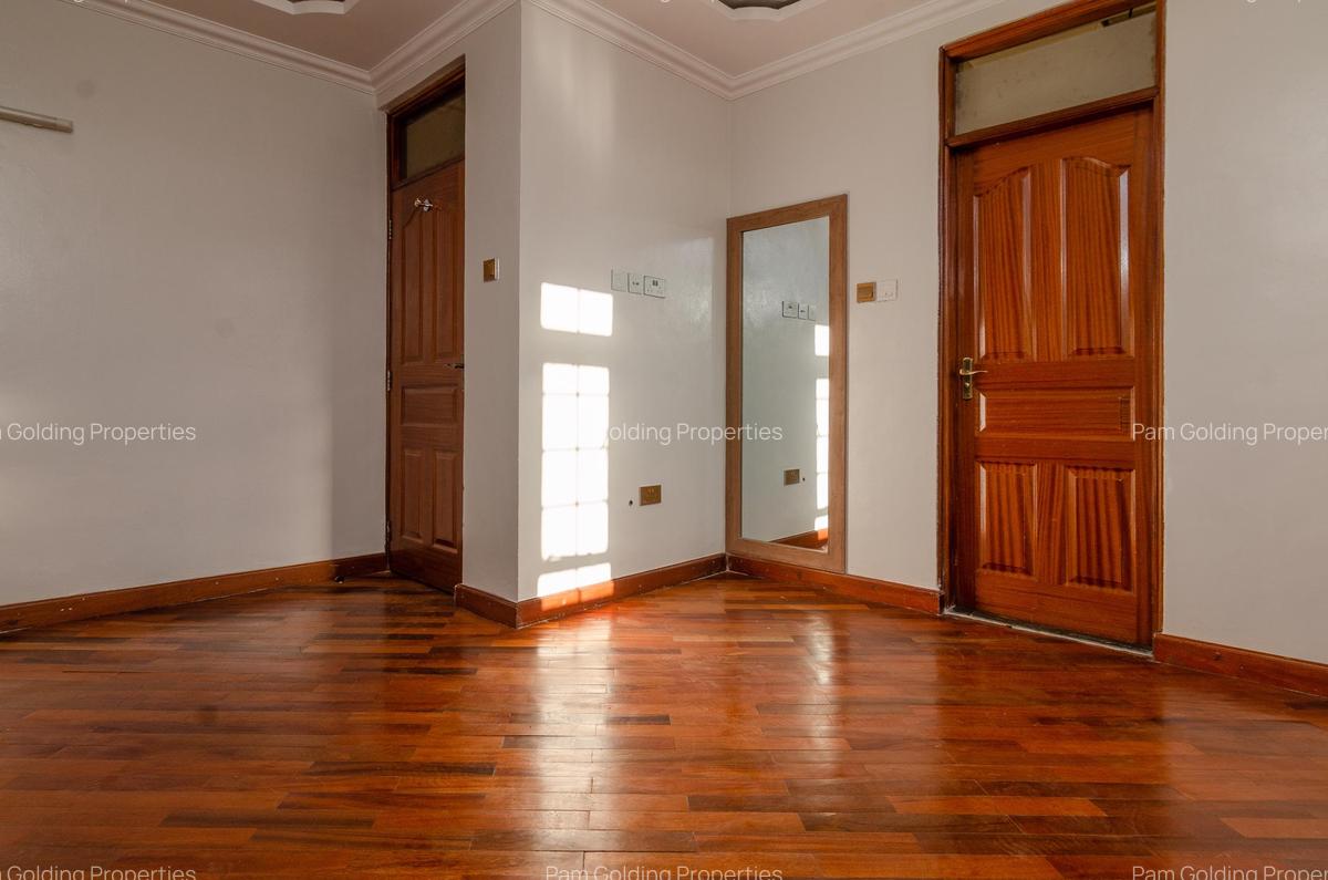 4 Bed House with Swimming Pool in Runda - 15