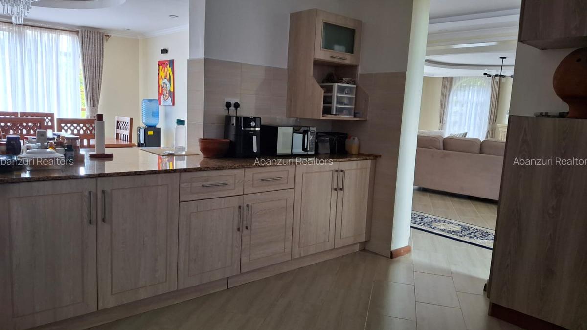 4 Bed Villa at Kerarapon Drive - 8