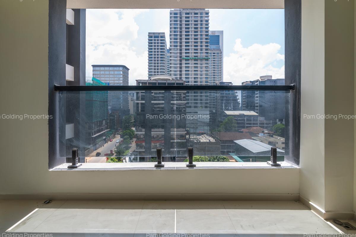 1 Bed Apartment with En Suite at Westlands Road - 7