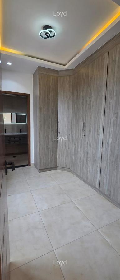 Serviced 4 Bed Apartment with En Suite in Parklands - 12