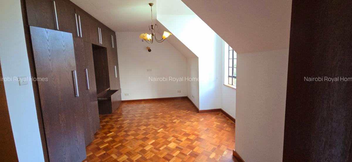 4 Bed Townhouse with En Suite at Chalbi Drive - 15