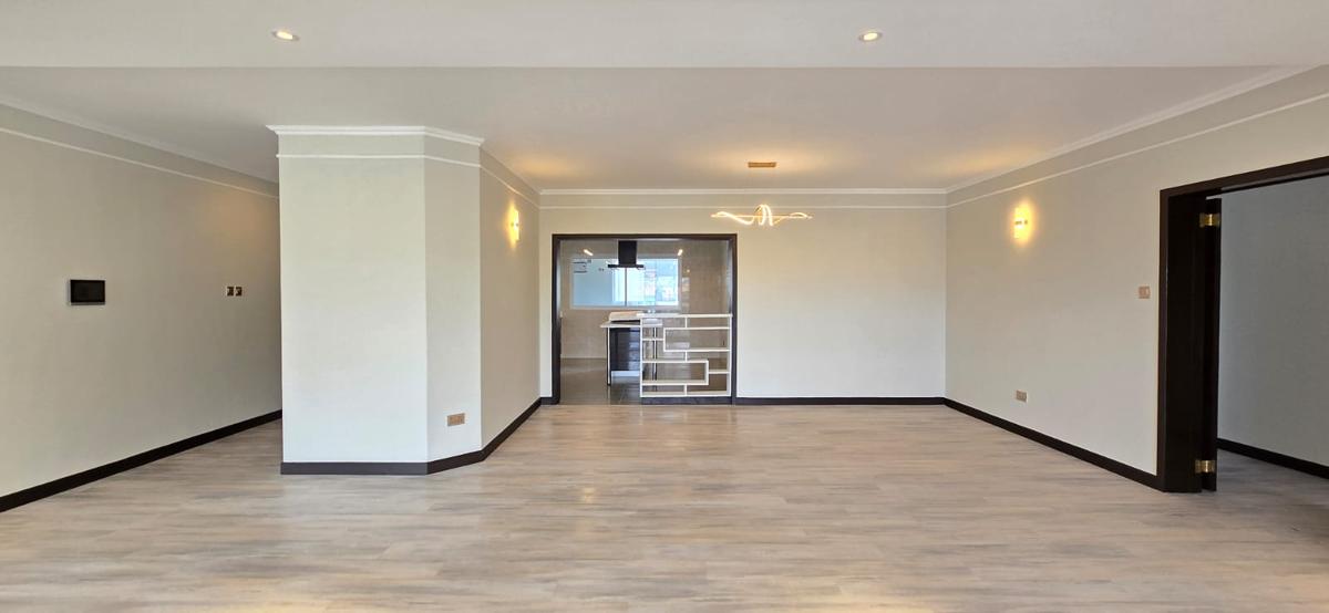 2 Bed Apartment with En Suite at Riverside Dr - 4