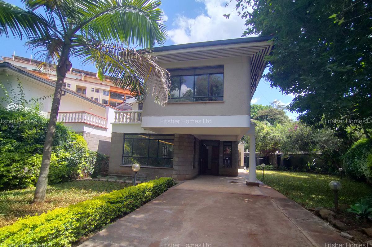 4 Bed House with En Suite in Lavington - 1
