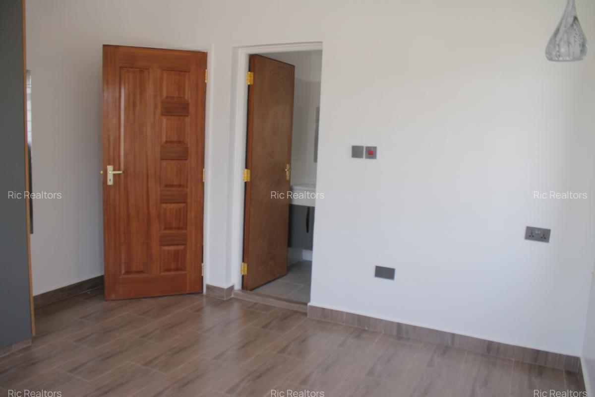 3 Bed House with En Suite at Merisho Road - 12