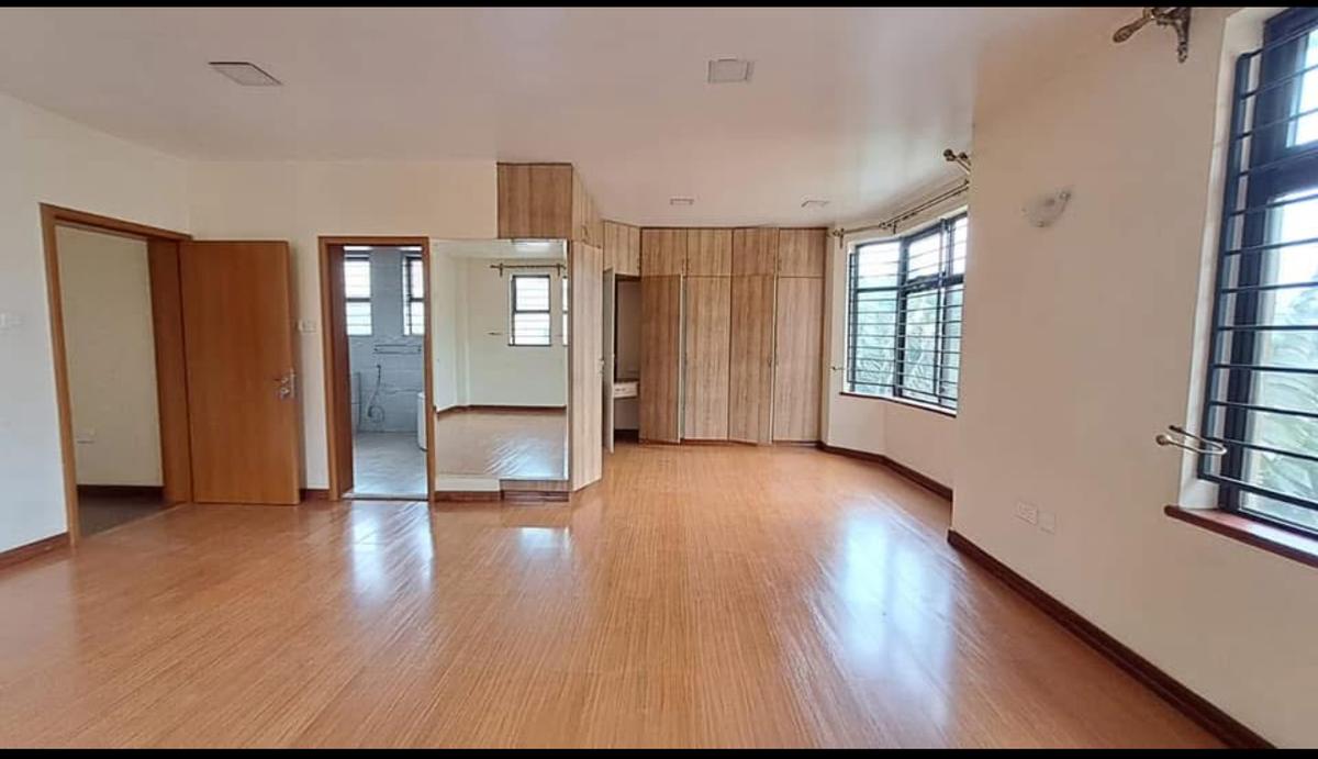 6 Bed Townhouse with En Suite in Lavington - 5