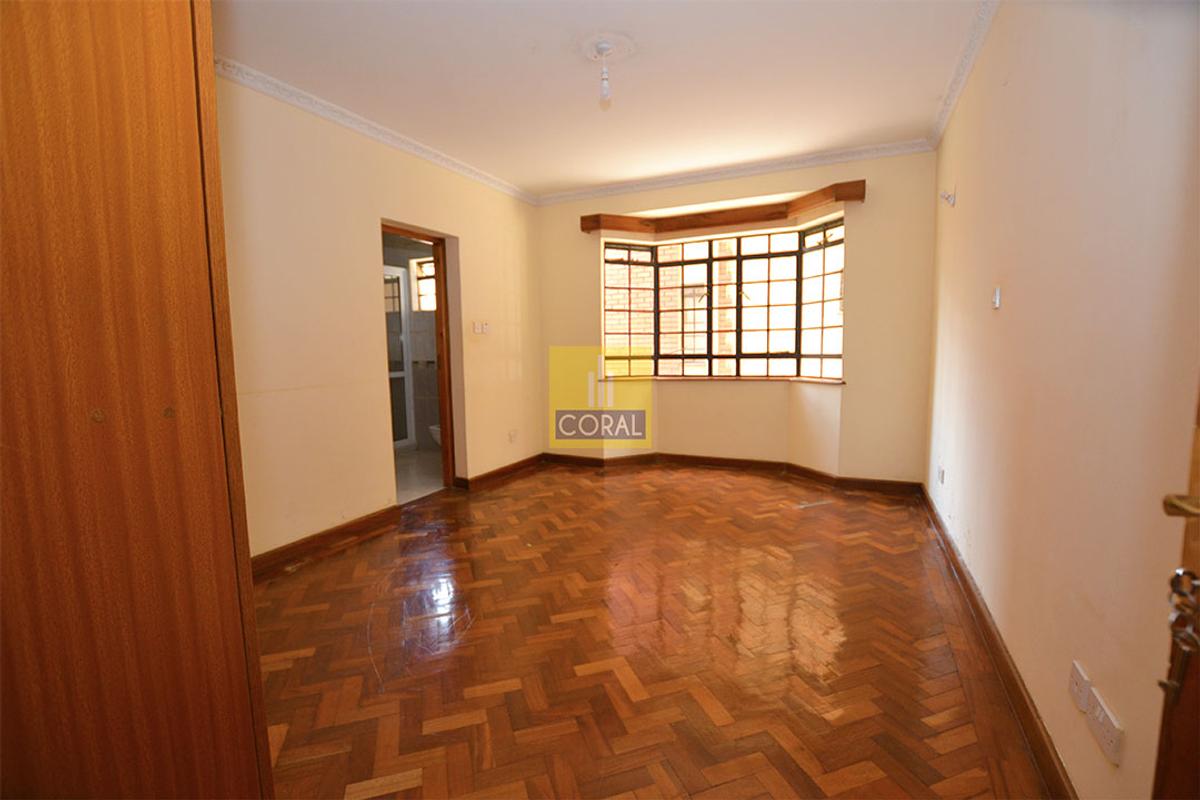 4 Bed Apartment in Parklands - 14