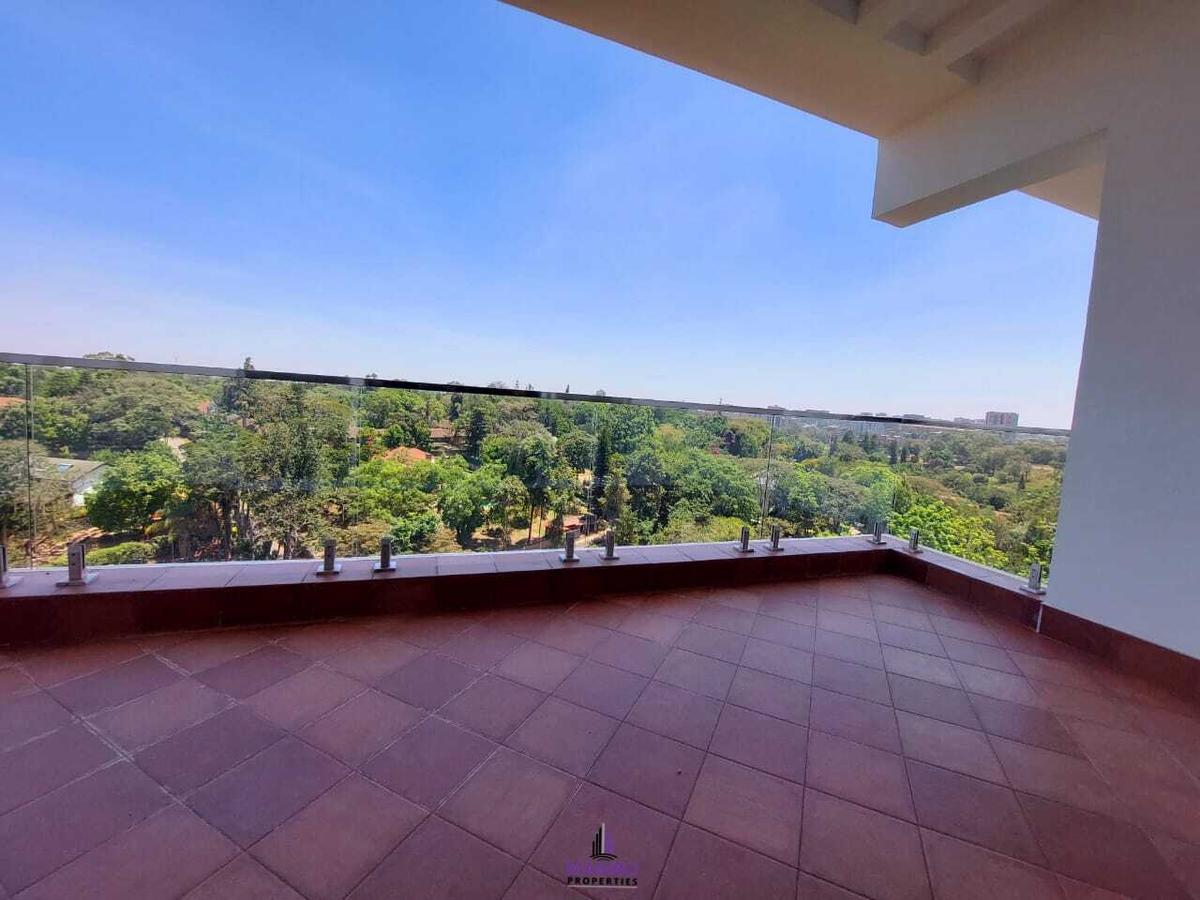 3 Bed Apartment with En Suite at City Park Drive - 12