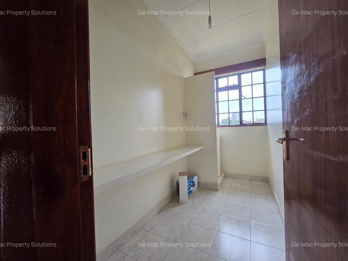 4 Bed Townhouse with En Suite in Lavington - 13