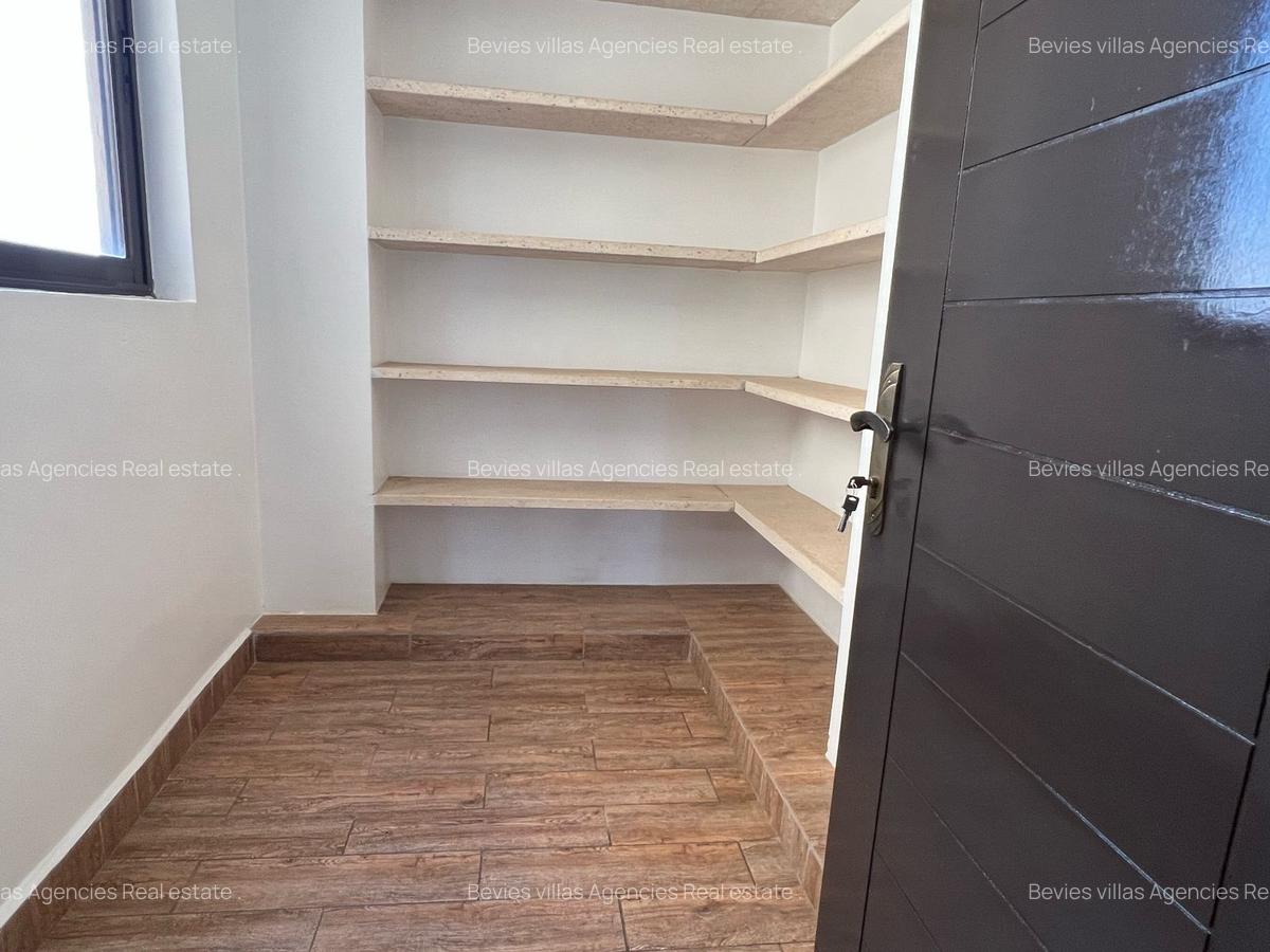 3 Bed Apartment with En Suite at Parklands - 10