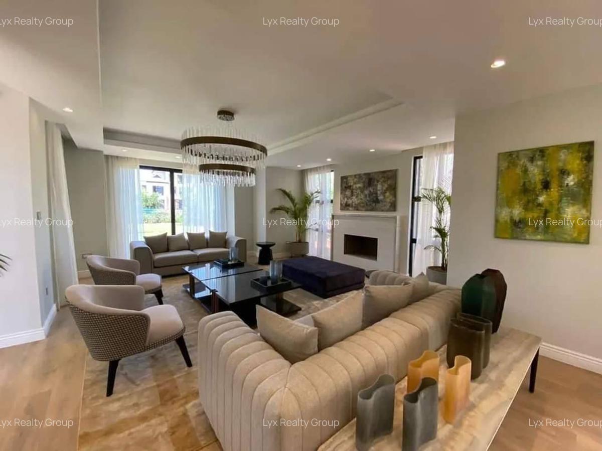 5 Bed Villa with En Suite in Runda - 3