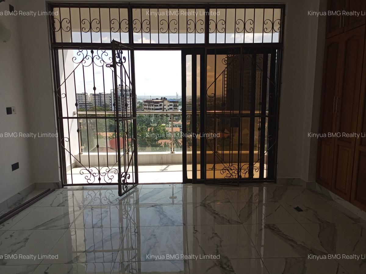 4 Bed Apartment with En Suite at Off Oceanic Road - 2