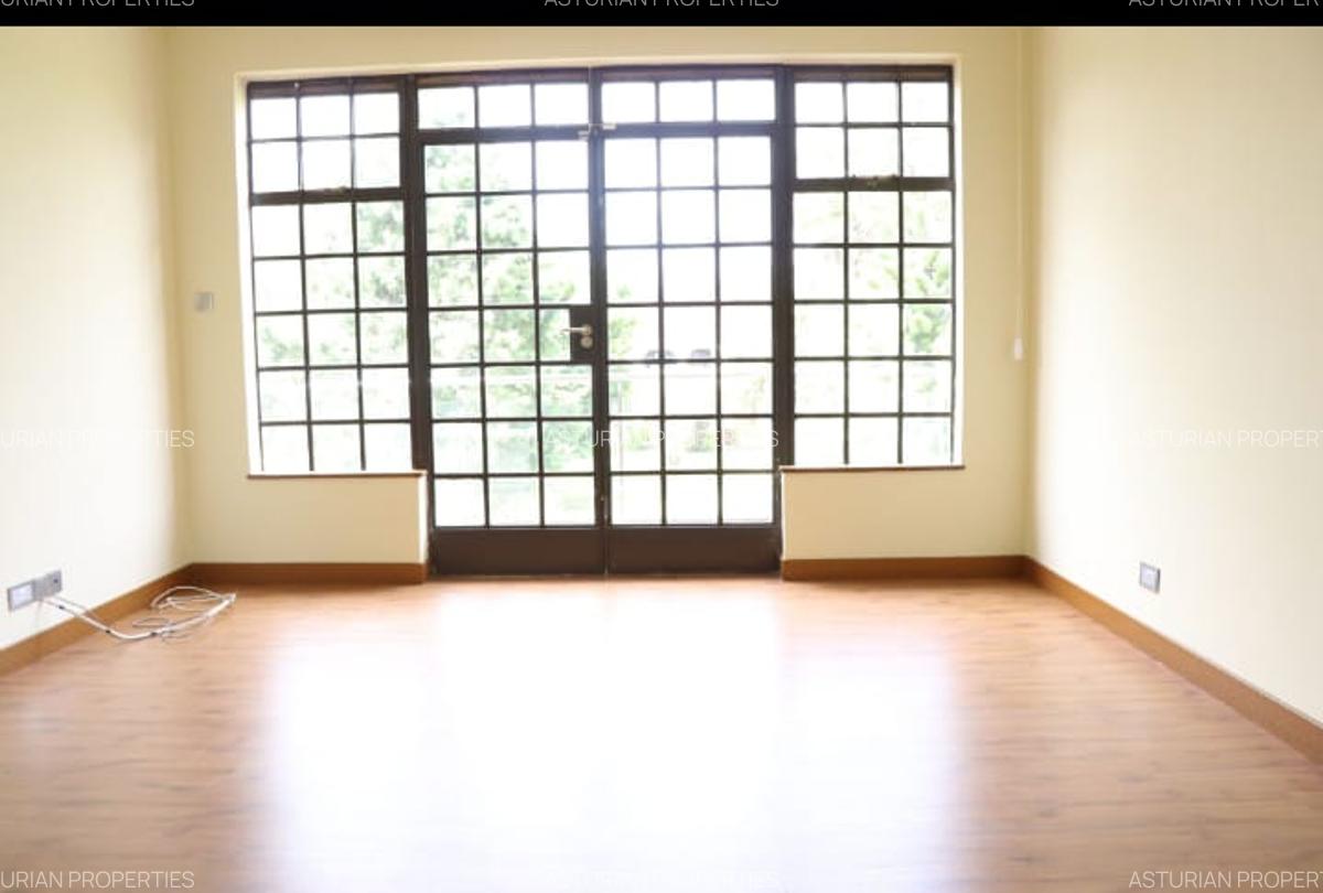 5 Bed Townhouse with En Suite in Runda - 12