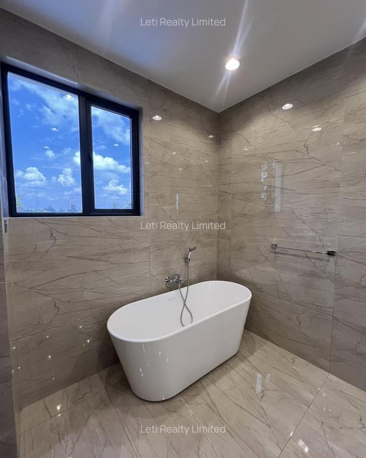 5 Bed Townhouse with En Suite in Lavington - 6