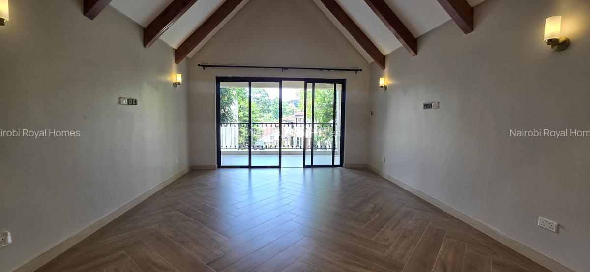 5 Bed Townhouse with En Suite at Lavington Green - 16