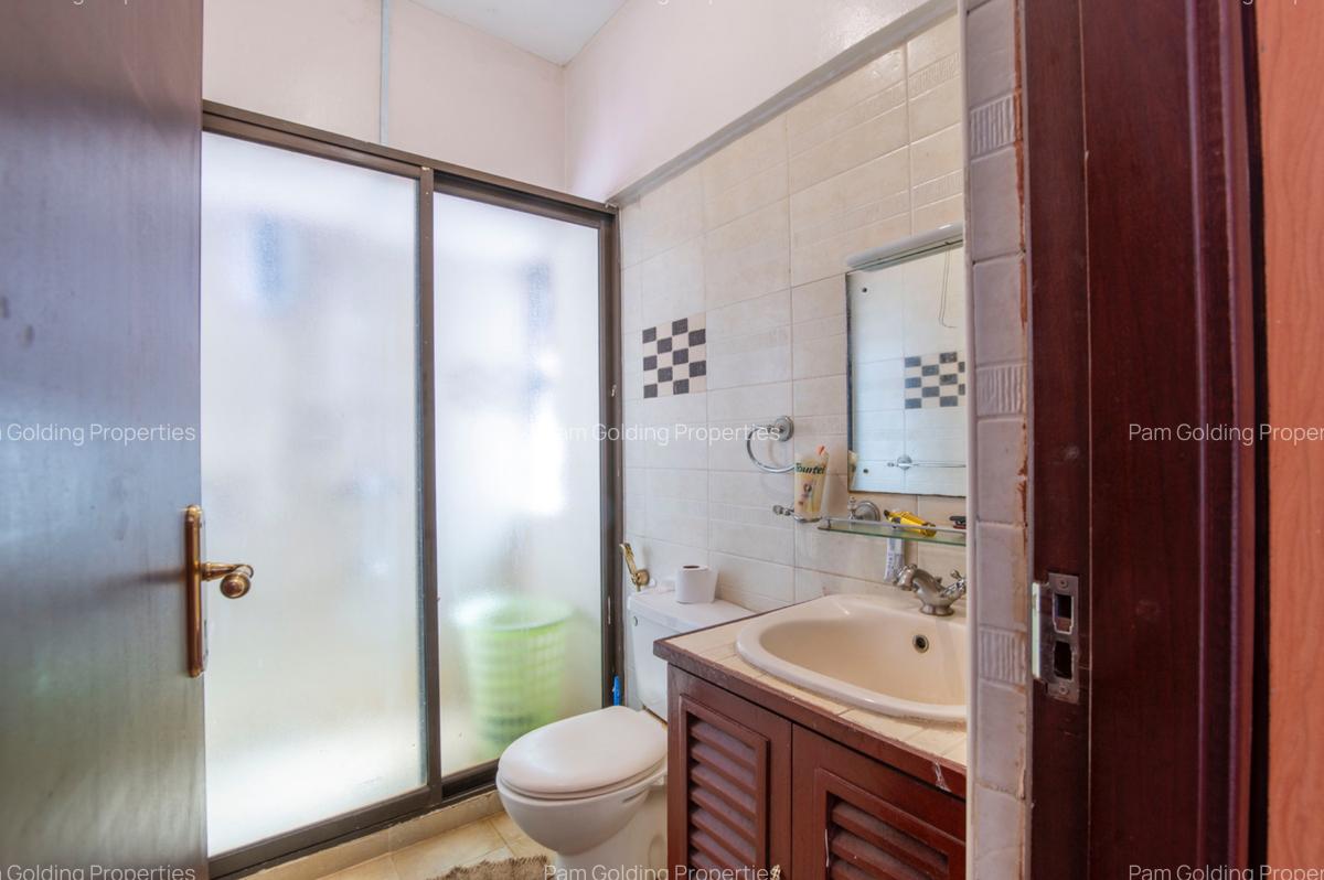 4 Bed Apartment with En Suite at Off East Church Road - 14