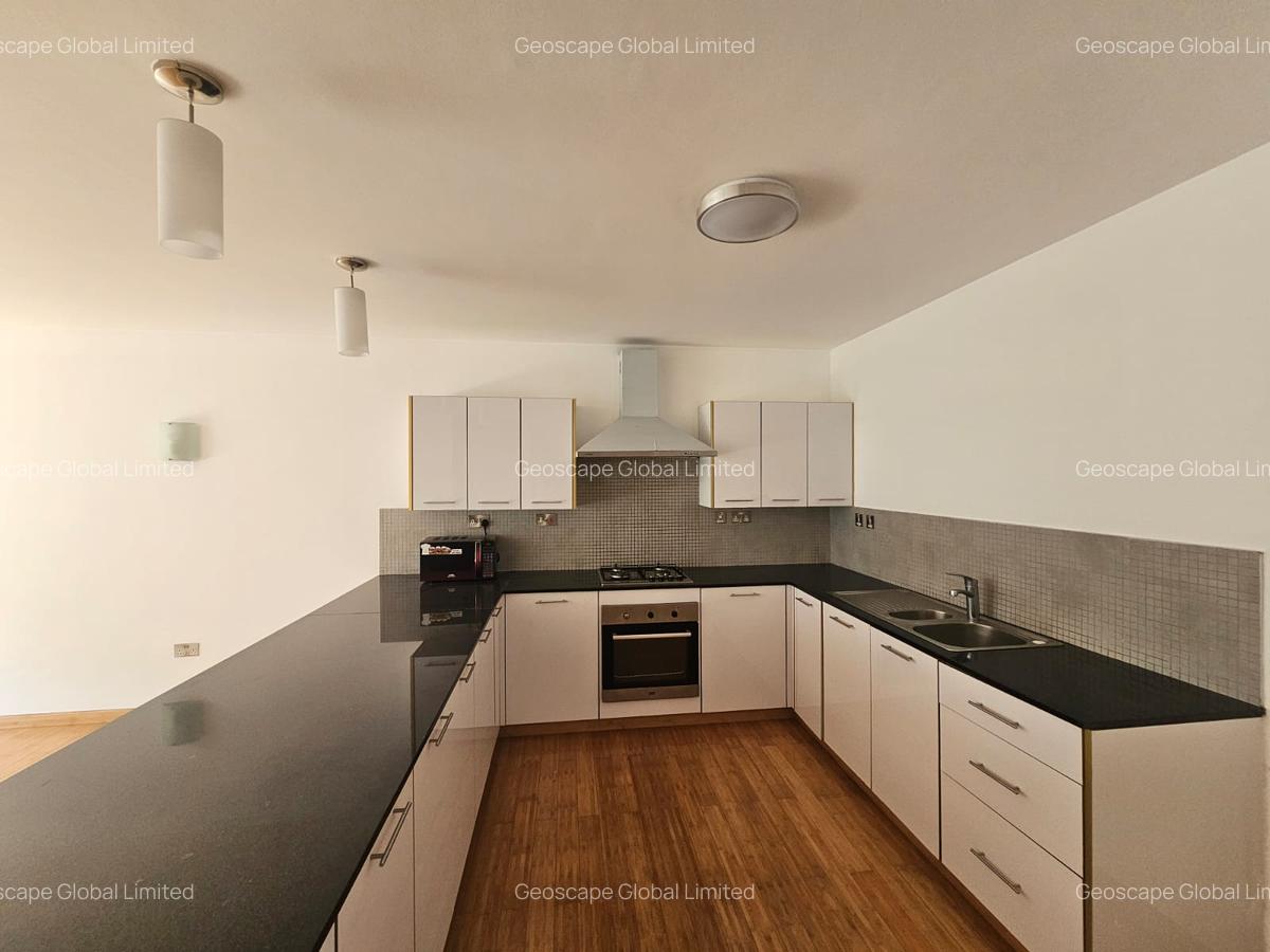 2 Bed Apartment with En Suite in Garden Estate - 10