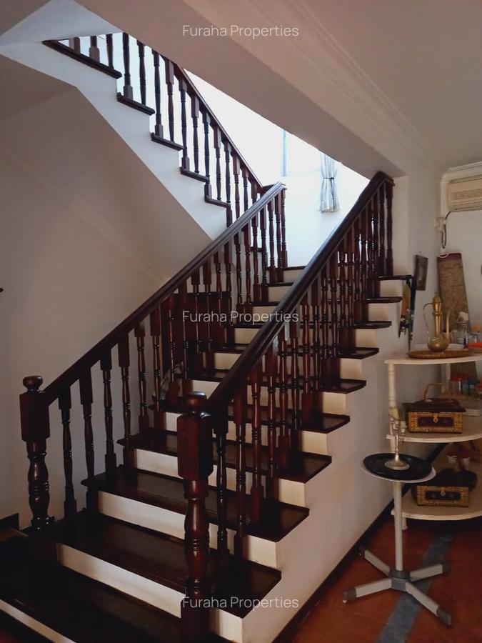 4 Bed House with En Suite in Nyali Area - 2