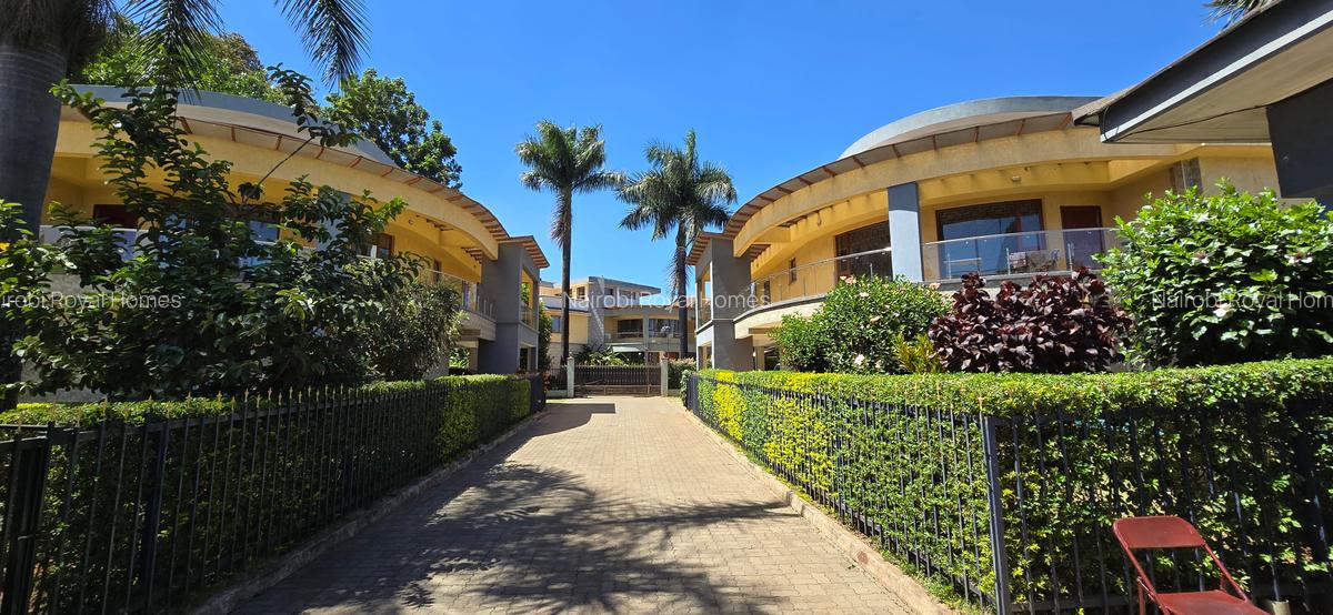 5 Bed Townhouse with En Suite at Lavington Green - 7