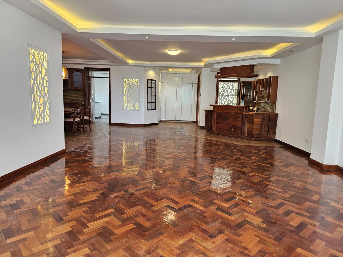 5 Bed Apartment with En Suite at Parklands - 8