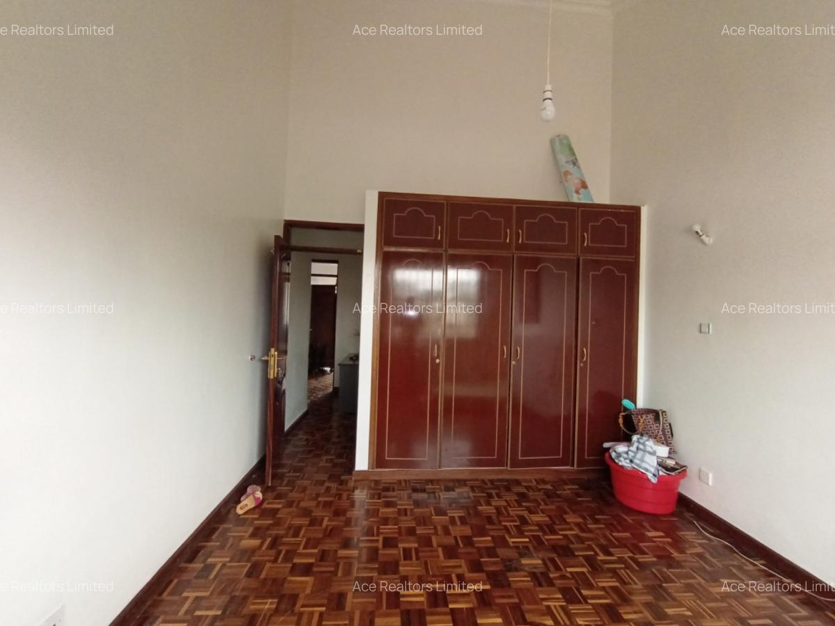 3 Bed Apartment with En Suite at Off Rhapta Road - 5