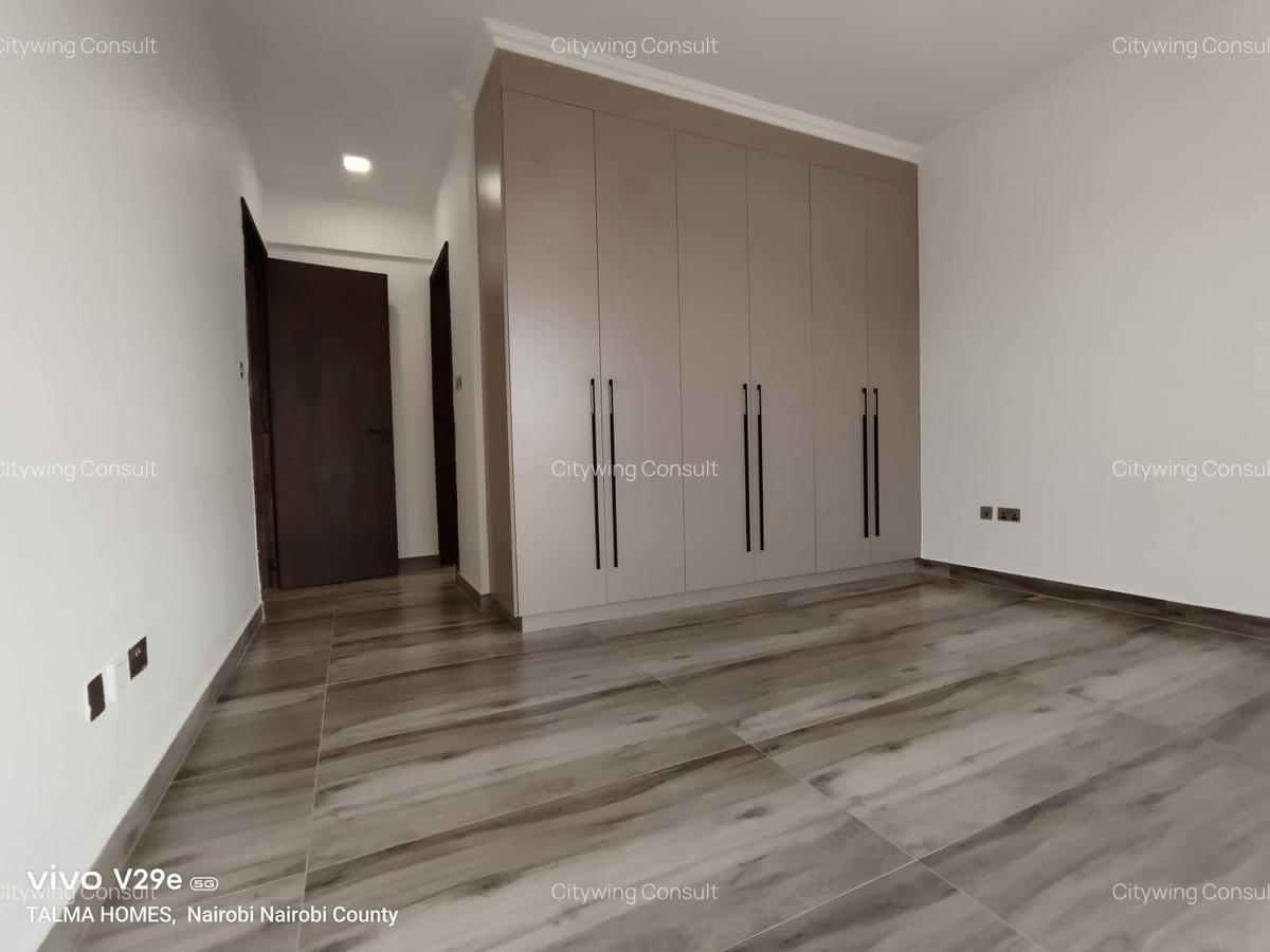 2 Bed Apartment with En Suite at Brookside - 16