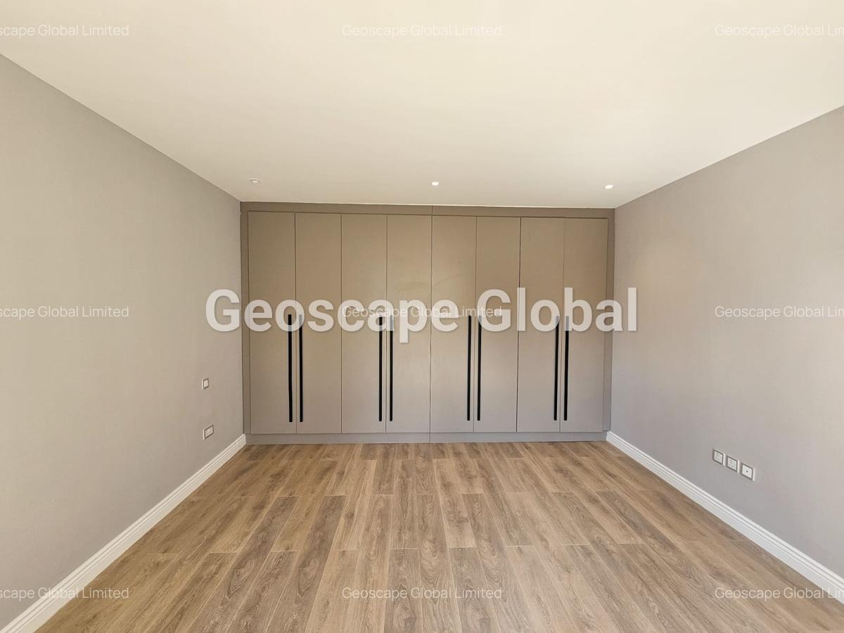 3 Bed Apartment with En Suite in Runda - 5