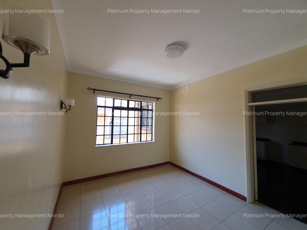 4 Bed Apartment with En Suite in General Mathenge - 2