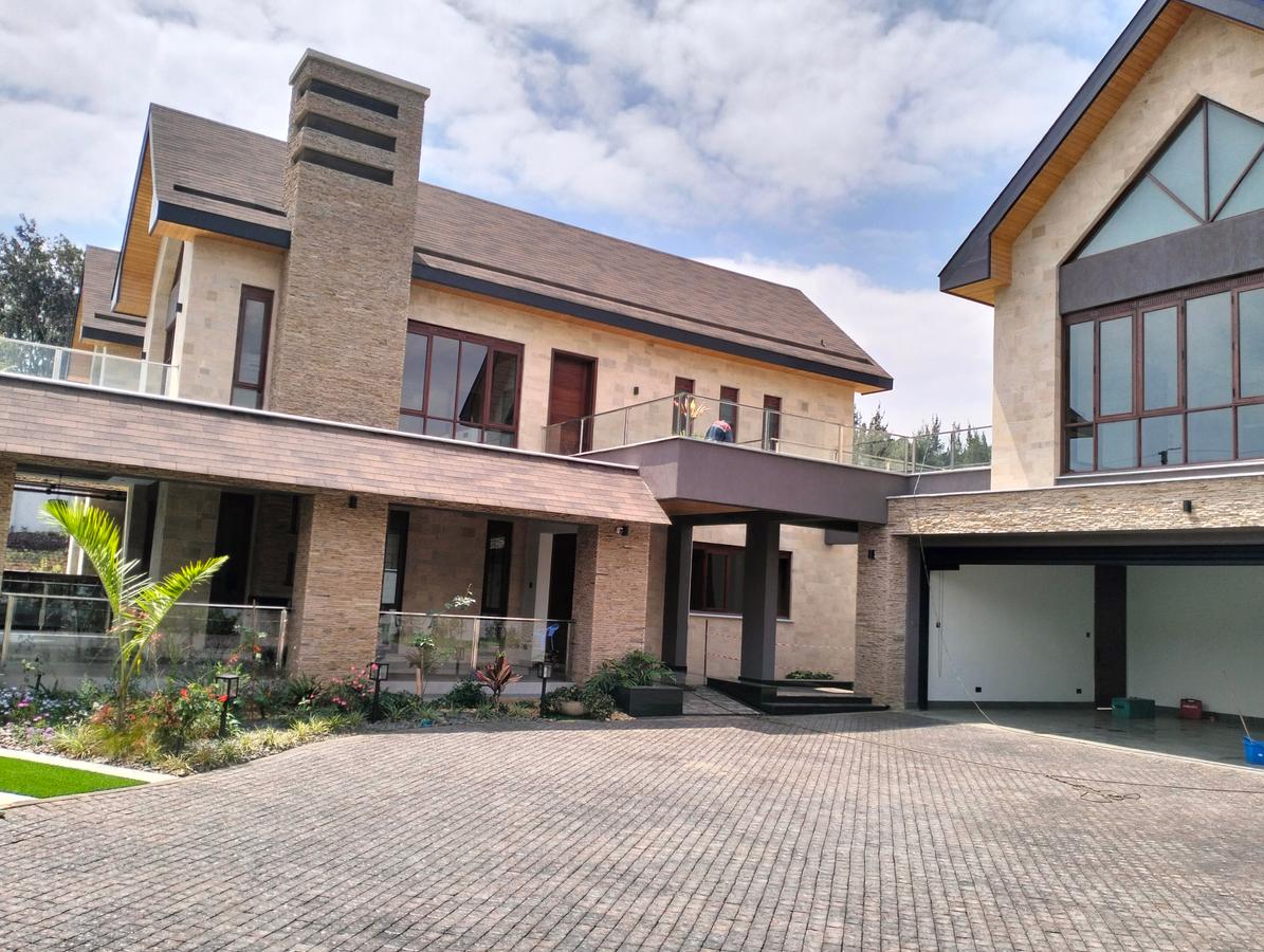 5 Bed House with En Suite in Runda - 20