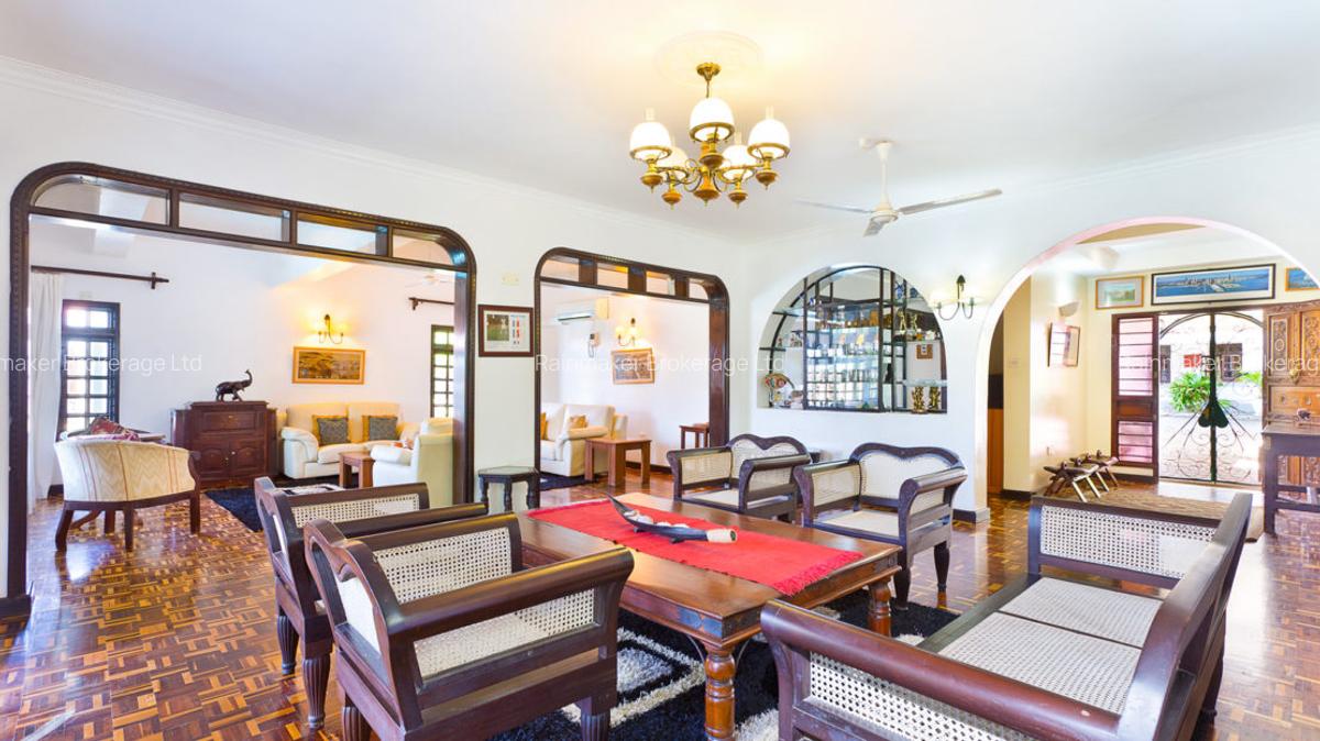 10 Bed House with En Suite in Shanzu - 10