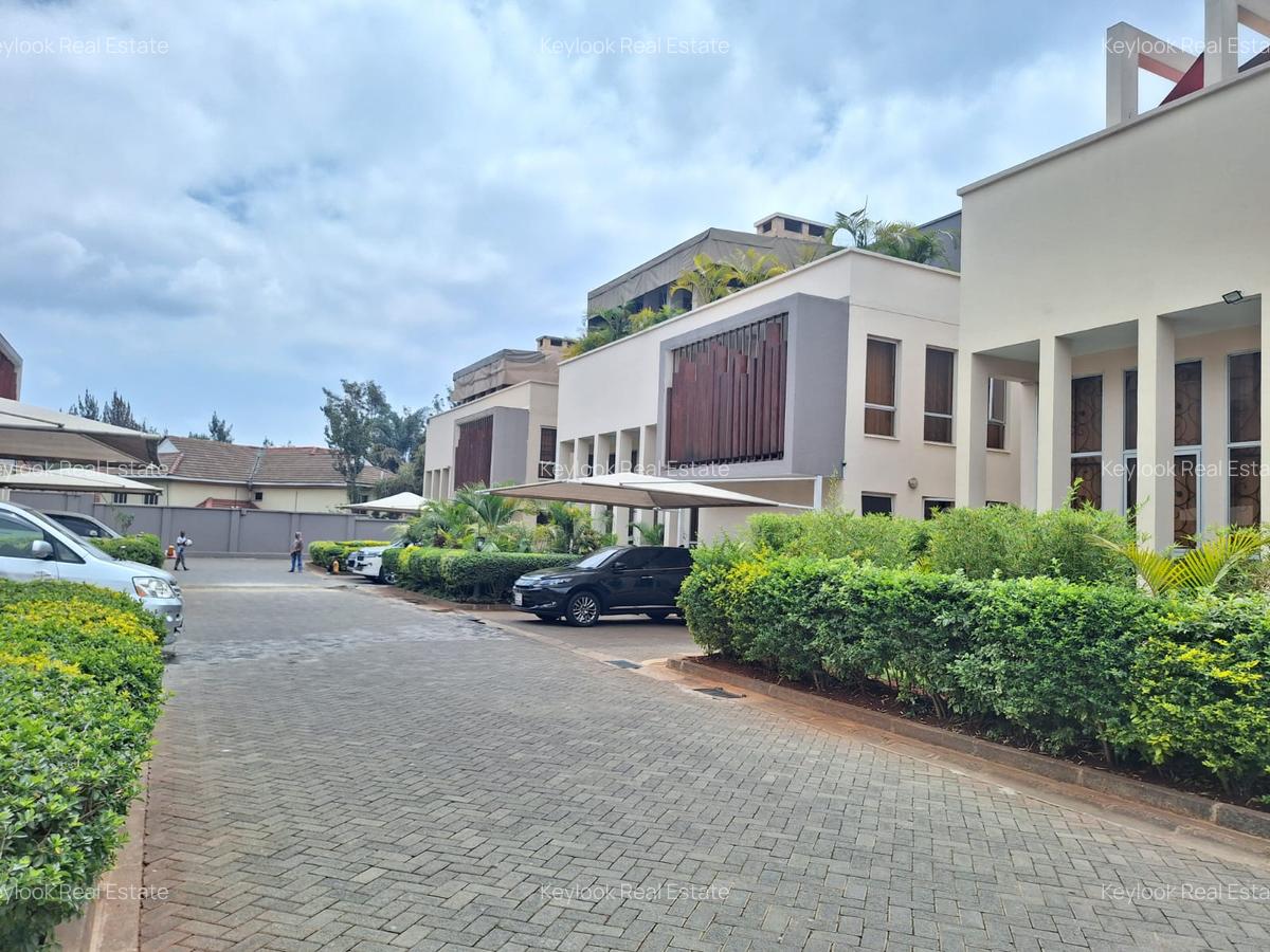 5 Bed Townhouse with En Suite at Lavington Green - 1