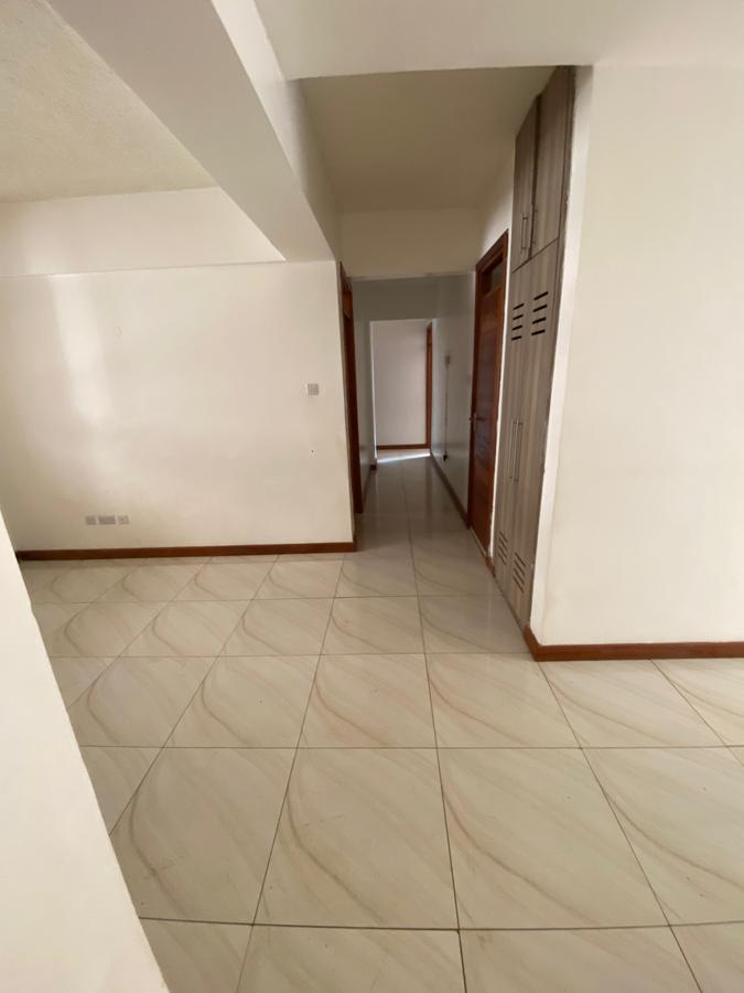 3 Bed Apartment with En Suite at Parklands - 10