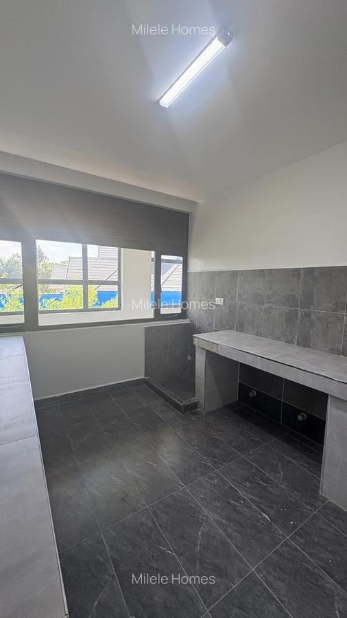 3 Bed Townhouse with En Suite at 4Th Avenue - 10