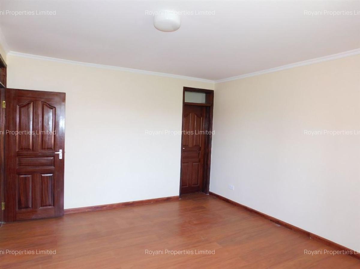 4 Bed House with En Suite at Fourways Junction Estate - 10