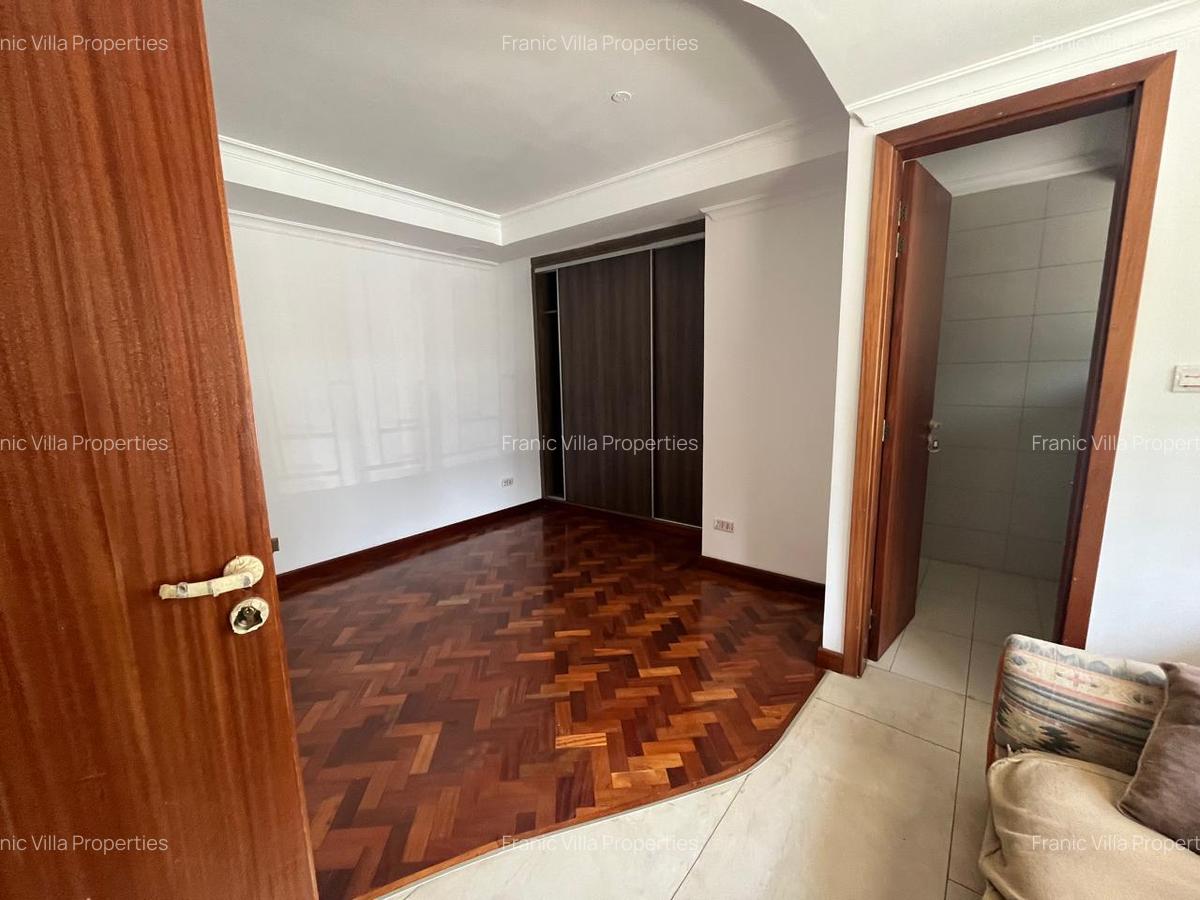 6 Bed Townhouse with En Suite in Lavington - 9