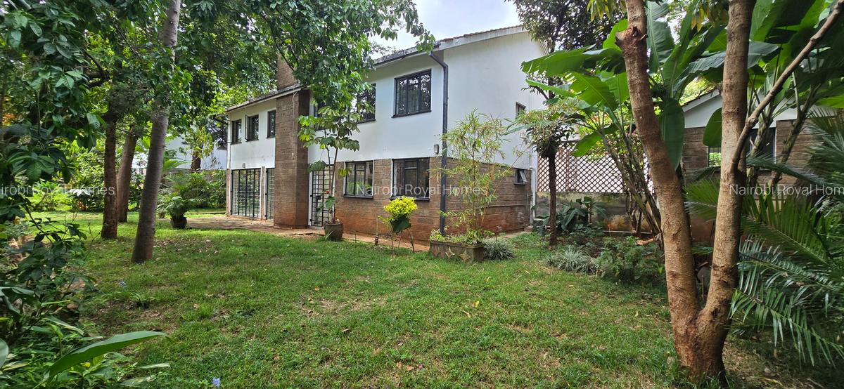 4 Bed Townhouse with En Suite at Lavington Road - 4