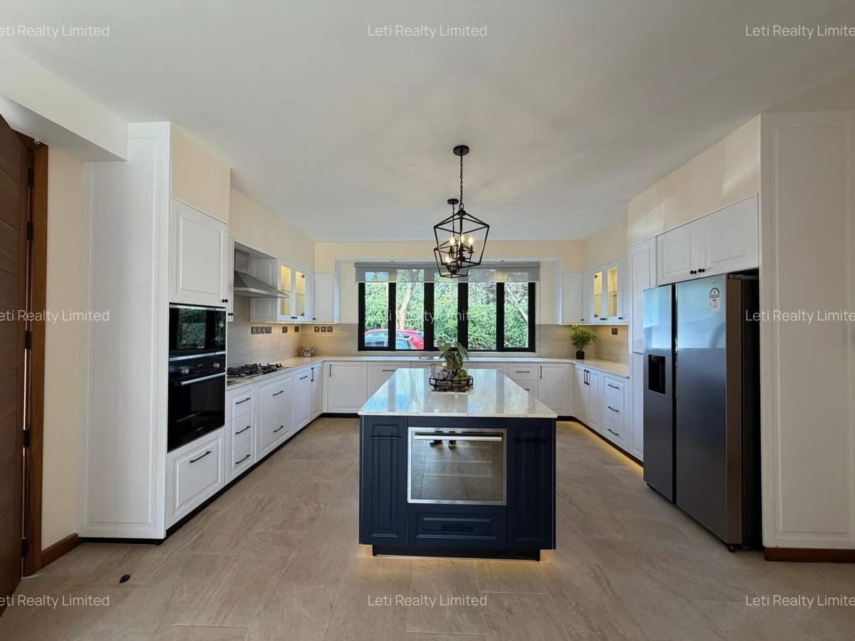 5 Bed House with En Suite in Runda - 18