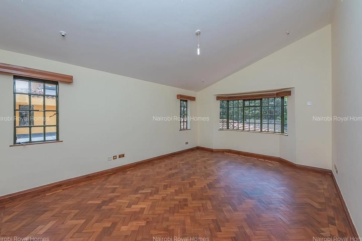 4 Bed Townhouse with En Suite at Lavington Green - 7