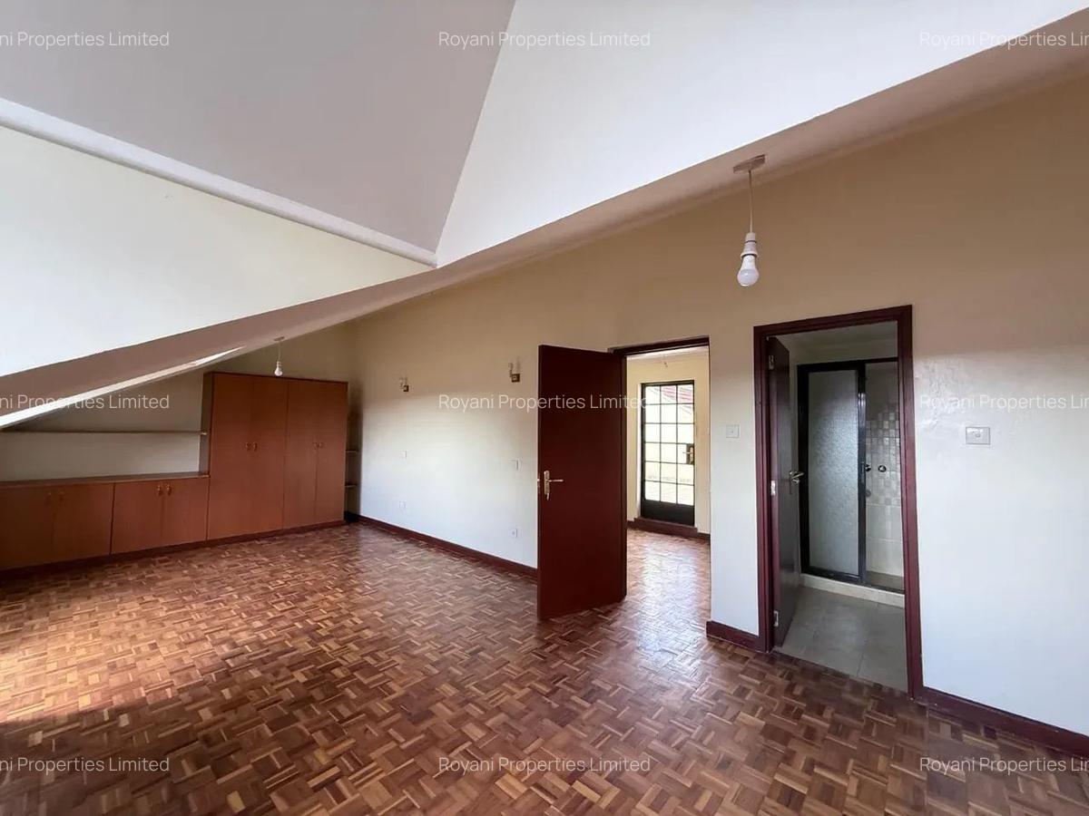 5 Bed Townhouse with En Suite in Lavington - 12