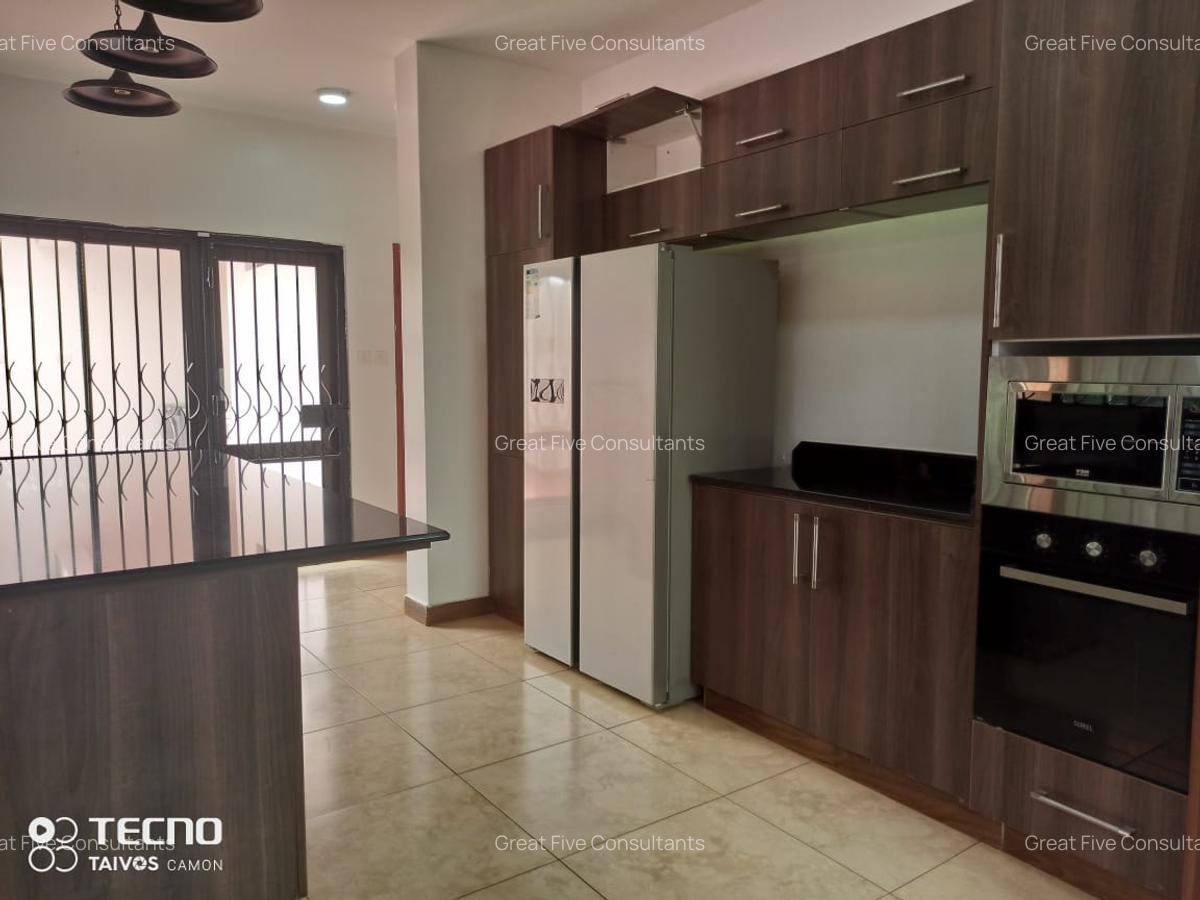 4 Bed Villa with En Suite in Runda - 6