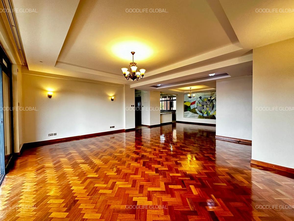 4 Bed Apartment with En Suite at Riverside - 4