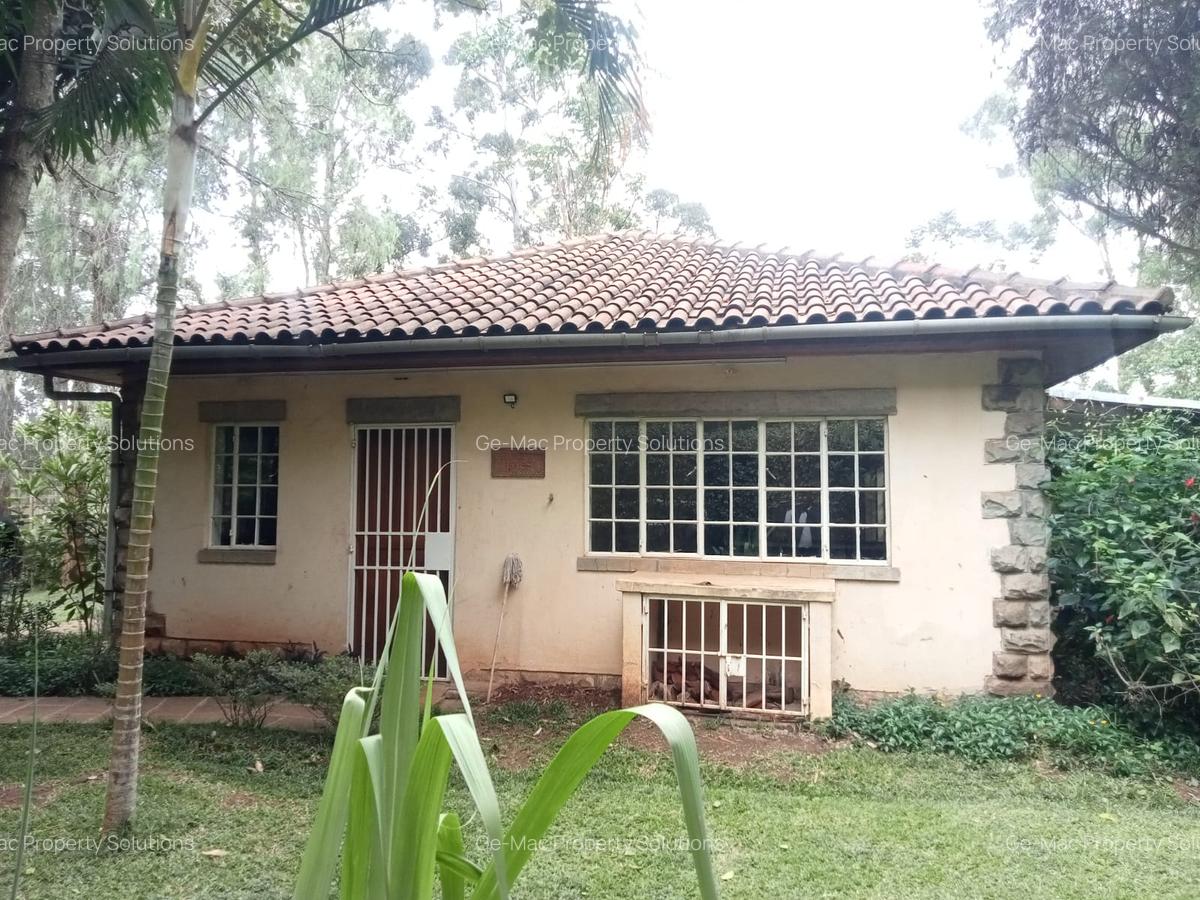 3 Bed House with En Suite in Ridgeways - 2