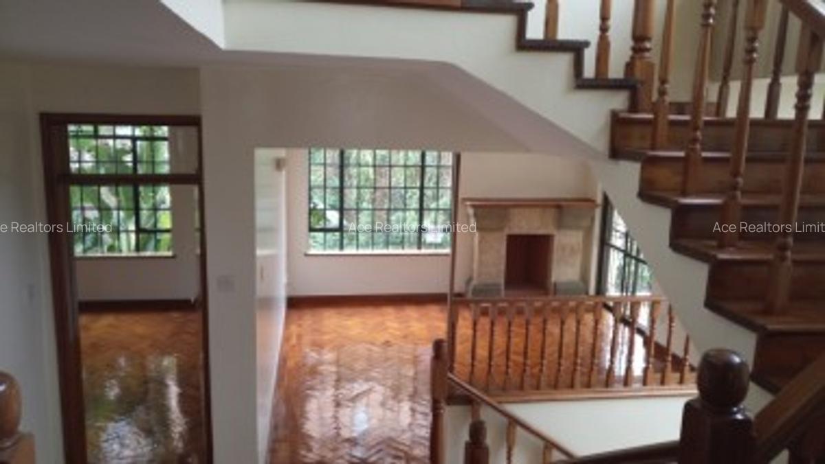 4 Bed Townhouse with En Suite at Spring Valley - 10