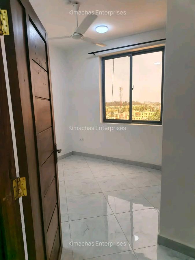 3 Bed Apartment with En Suite at Off Links Road - 10